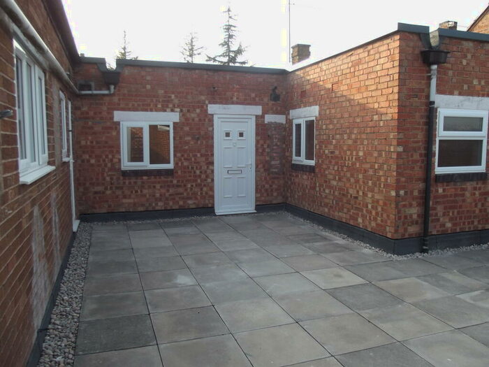 2 Bedroom Flat To Rent In Alcester Road, Studley, B80