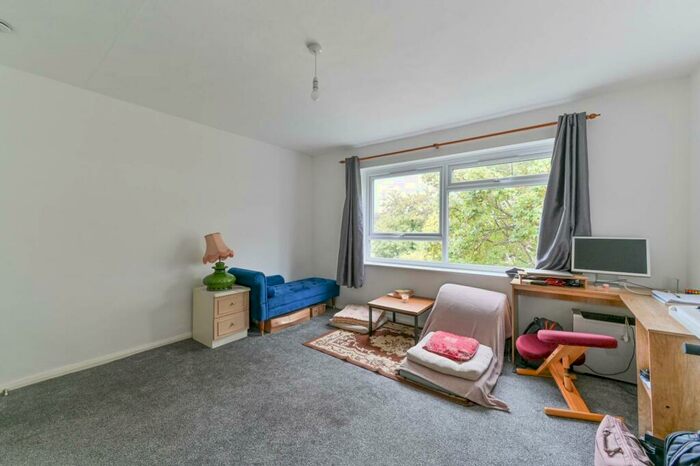 1 Bedroom Flat To Rent In Christine Court, Enmore Road, London, , South Norwood, London, SE25