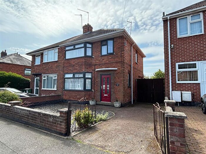 3 Bedroom Semi-Detached House For Sale In Braunstone Close, Leicester, LE3