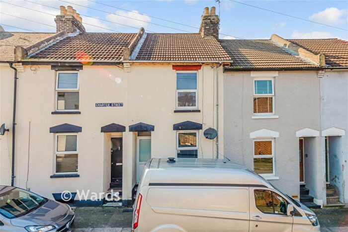 3 Bedroom Terraced House For Sale In Charter Street, Chatham, Kent, ME4