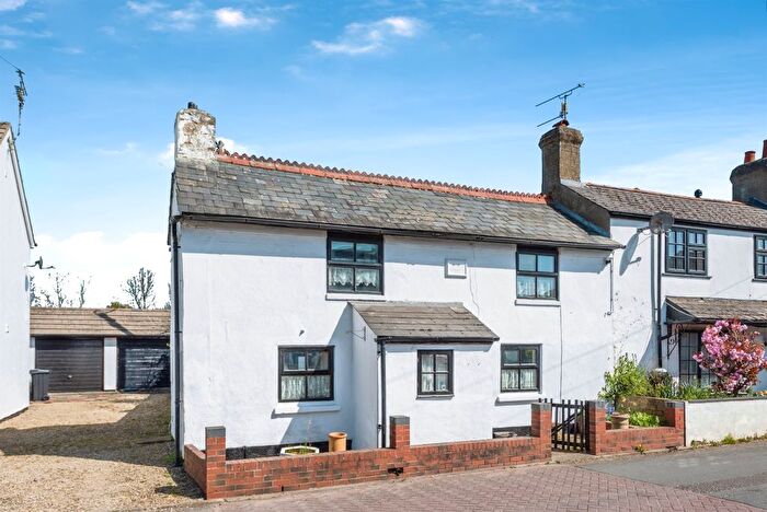 2 Bedroom Cottage For Sale In Highworth Road, South Marston, Swindon, SN3