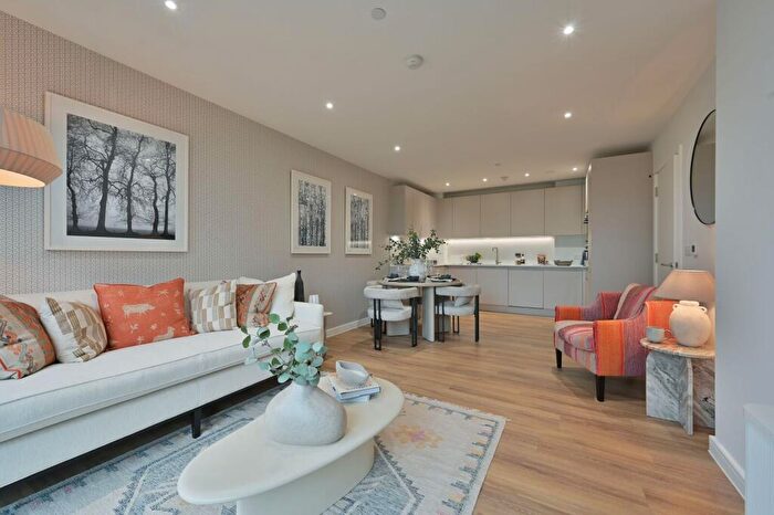 2 Bedroom Flat For Sale In Northwick Parkside, Harrow, HA1