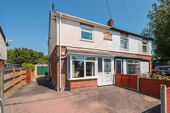 4 Bedroom Semi-Detached House To Rent In Batchelors Barn Road, Andover, SP10