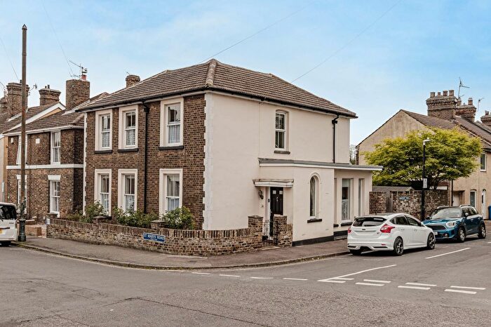 3 Bedroom Detached House For Sale In St. Marys Road, Faversham, ME13