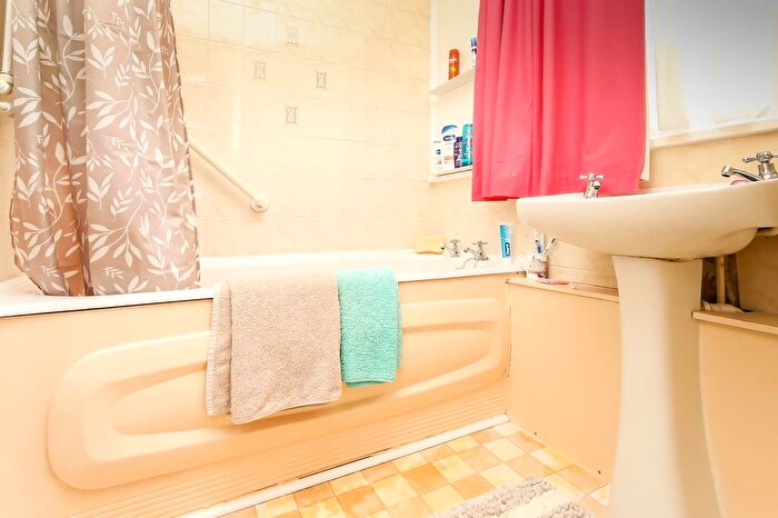 3 Bedroom End Of Terrace House For Sale In Barret Close, Wellingborough, NN8