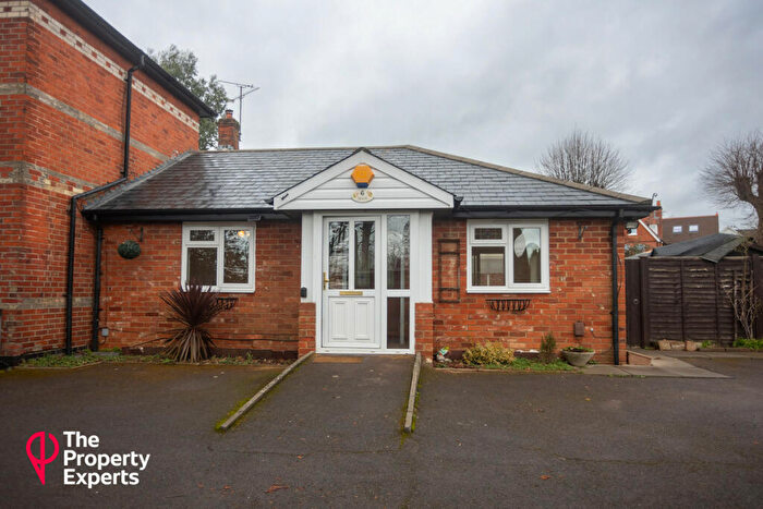 1 Bedroom Bungalow For Sale In Coley Avenue, Reading, RG1