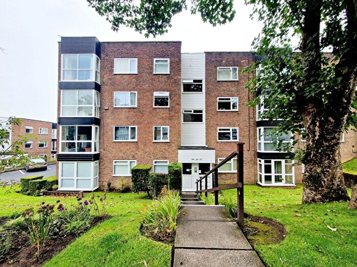 2 Bedroom Flat To Rent In Brentwood Court, Lowther Road, Prestwich, M25