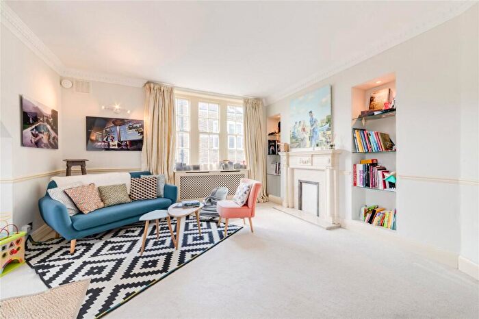 3 Bedroom Flat To Rent In Frognal, Hampstead, NW3