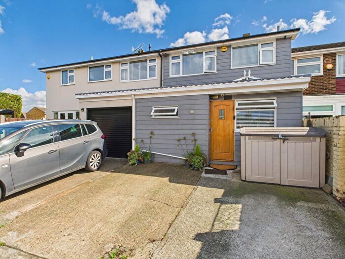 4 Bedroom Terraced House For Sale In Southend Road, Stanford-Le-Hope, SS17