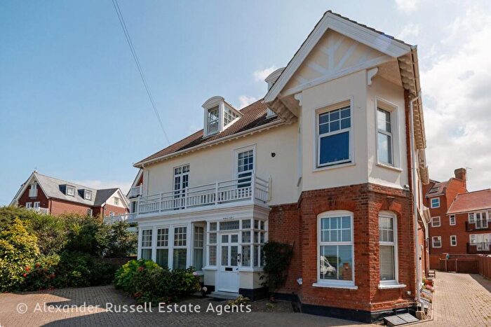 1 Bedroom Flat For Sale In Marilyn Court, Sea Road, Westgate-on-Sea, CT8