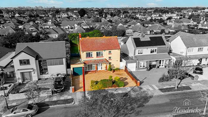 4 Bedroom Detached House For Sale In Marcus Avenue, Southend-On-Sea, SS1