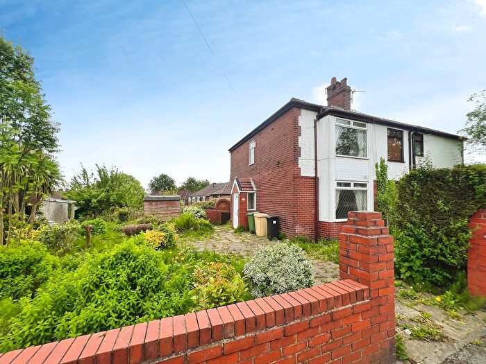 3 Bedroom Semi-Detached House For Sale In Fairmount Avenue, Breightmet, BL2