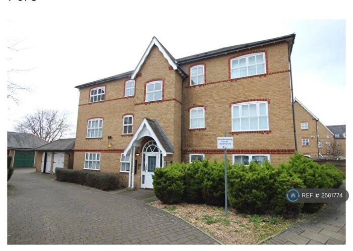 2 Bedroom Flat To Rent In Chamberlayne Avenue, London, HA9