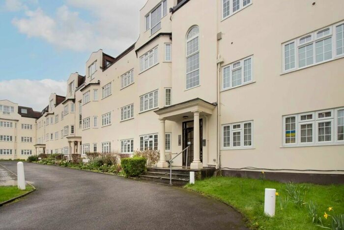 2 Bedroom Flat To Rent In Etchingham Park Road, Finchley, N3