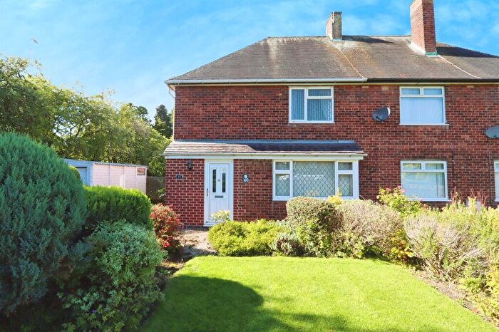 3 Bedroom Semi-Detached House For Sale In Dunston Lane, Chesterfield, S41
