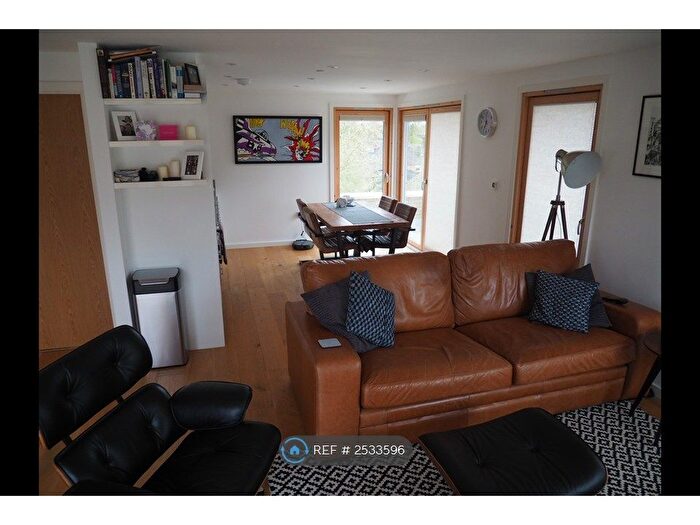 2 Bedroom Flat To Rent In New Street, Cambridge, CB1