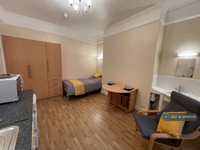 Studio To Rent In London Road, Newcastle-Under-Lyme, ST5