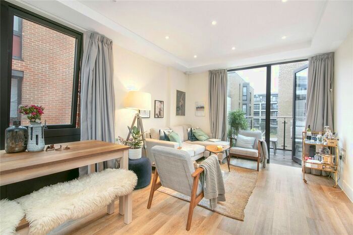 1 Bedroom Flat To Rent In Knaresborough Drive, London, SW18