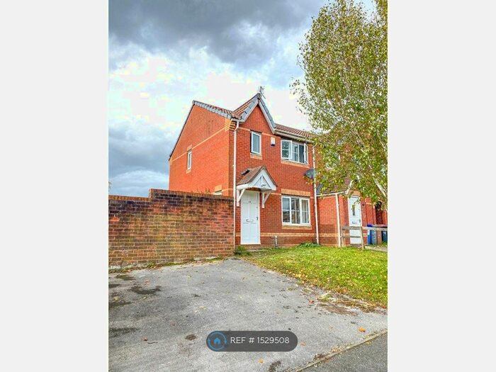 3 Bedroom End Of Terrace House To Rent In Dovecote Lane, Little Hulton, Manchester, M38