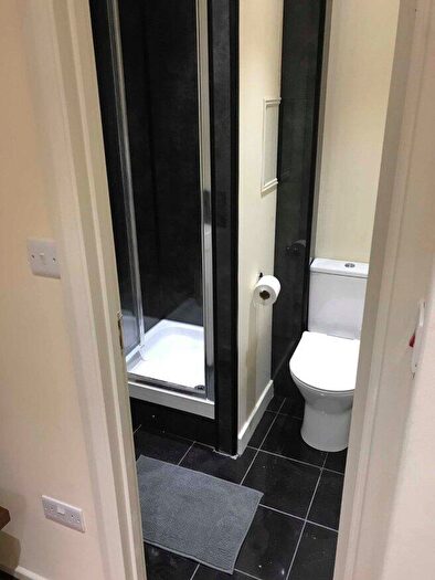 Studio To Rent In High Road, NW10