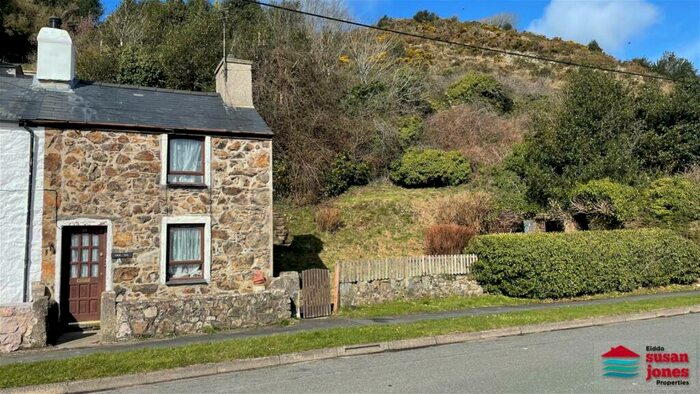 2 Bedroom Terraced House For Sale In Abererch Road, Pwllheli, LL53