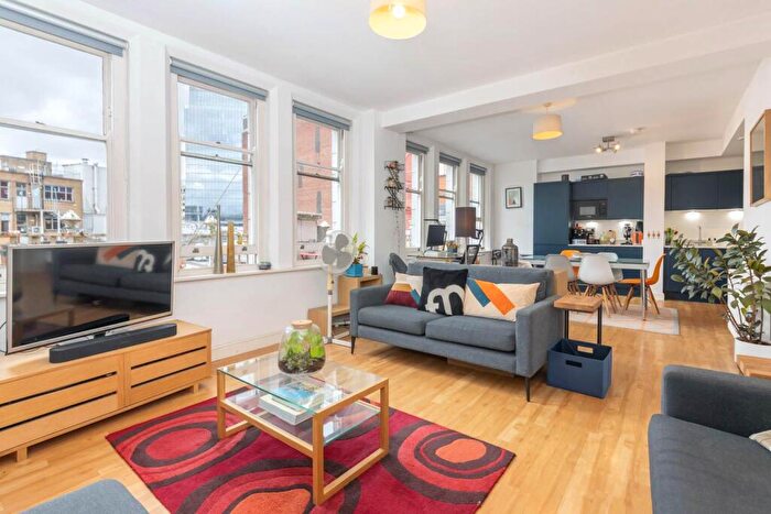 1 Bedroom Apartment To Rent In Essex House, Temple Street, B2