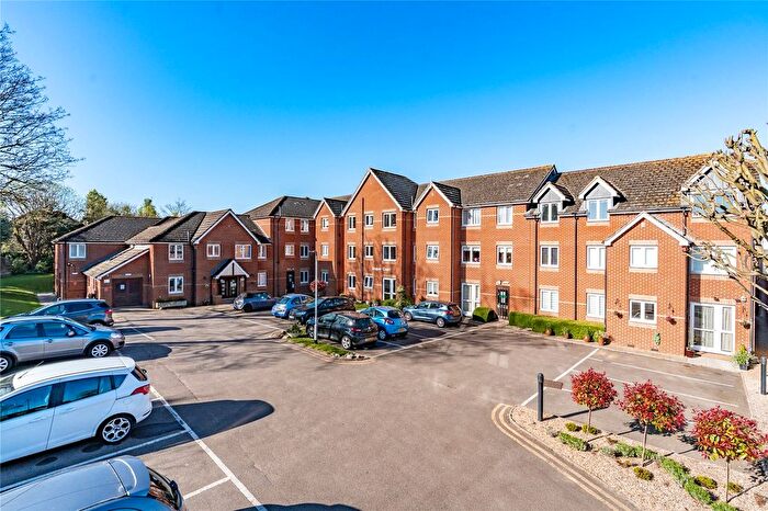 1 Bedroom Flat For Sale In Draper Court, Mavis Grove, Hornchurch, RM12