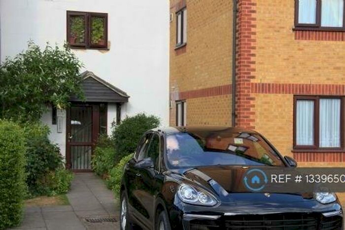 1 Bedroom Flat To Rent In Alan Hocken Way, London, E15
