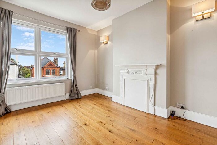 3 Bedroom Flat To Rent In Perry Rise, Forest Hill, SE23
