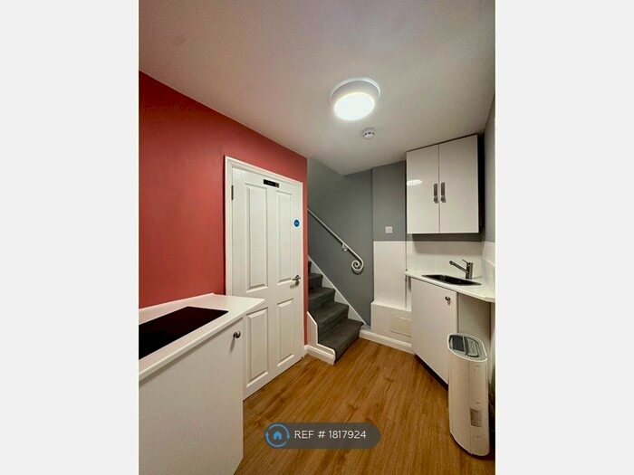 1 Bedroom Flat To Rent In Basement, Bristol, BS8