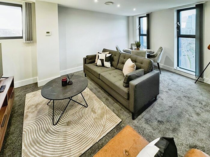 2 Bedroom Flat To Rent In Crown Point Road, Hunslet, Leeds, West Yorkshire, LS10