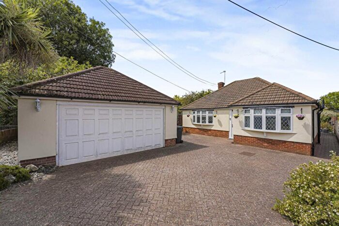 3 Bedroom Detached Bungalow For Sale In Birchwood Drive, Wilmington, DA2