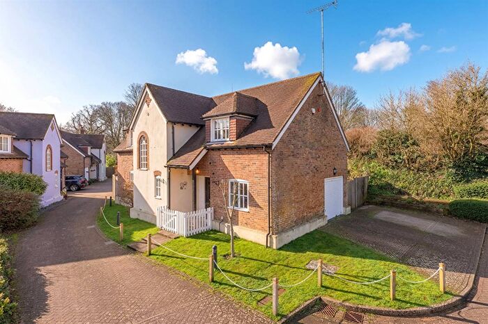 4 Bedroom Detached House For Sale In Shooters Hill, Eythorne, Dover, CT15