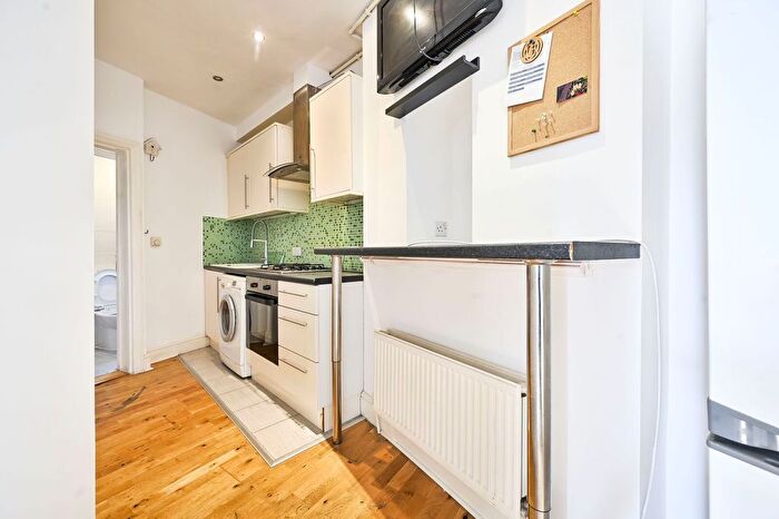 2 Bedroom Flat To Rent In Greyhound Road, West Kensington, London, W6