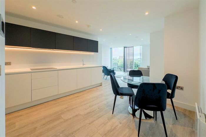 2 Bedroom Apartment To Rent In Thr, M15