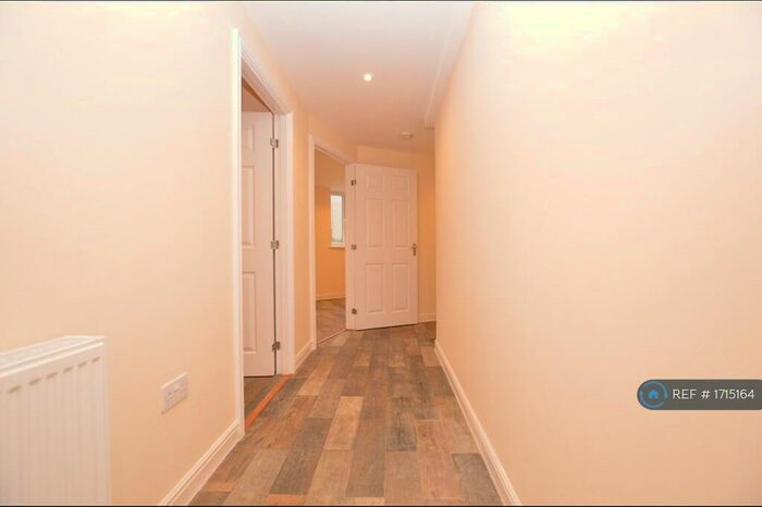 1 Bedroom Flat To Rent In Goldsworth Road, Woking, GU21