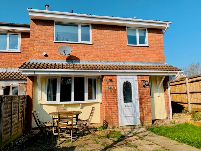 2 Bedroom Property To Rent In Alder Close, Swindon, SN2