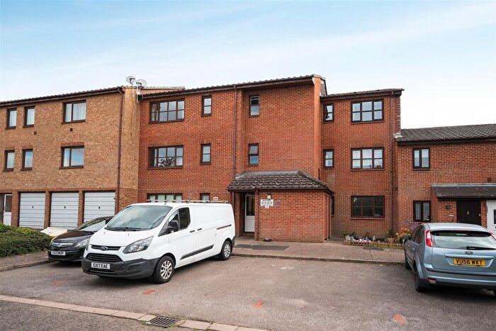 1 Bedroom Flat To Rent In Newcourt, Uxbridge, UB8