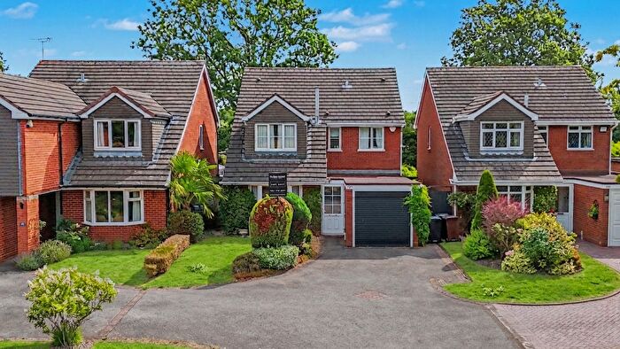 4 Bedroom Detached House For Sale In Alcester Road, Wythall, Birmingham, B47