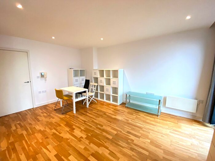 Studio To Rent In Piccadilly Place, Manchester, M1