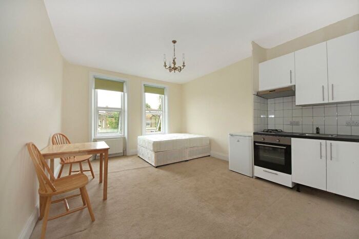 Studio To Rent In Uxbridge Road, W3