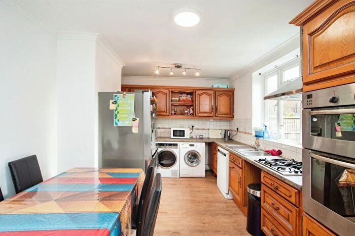 3 Bedroom End Of Terrace House For Sale In Otley Way, Watford, WD19
