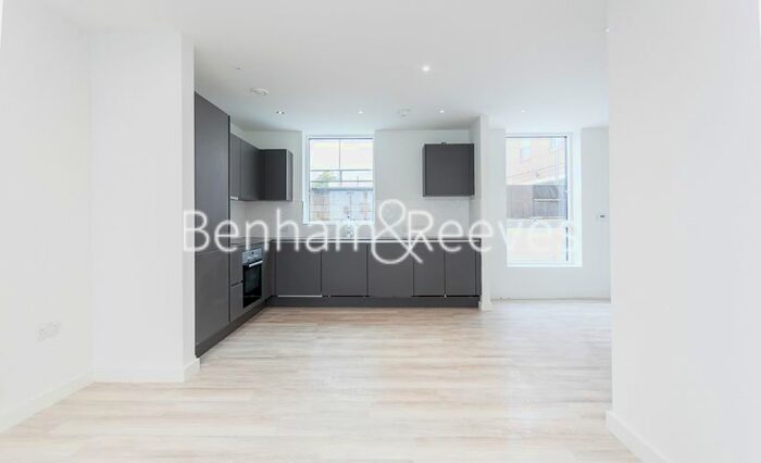 2 Bedroom Flat To Rent In Habito, Hounslow, TW3