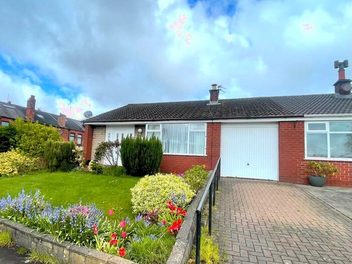 3 Bedroom Semi-Detached Bungalow To Rent In Cromer Drive, Atherton, Manchester., M46