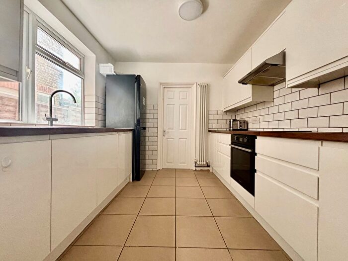 3 Bedroom Terraced House To Rent In St. Johns Road, Gillingham, ME7