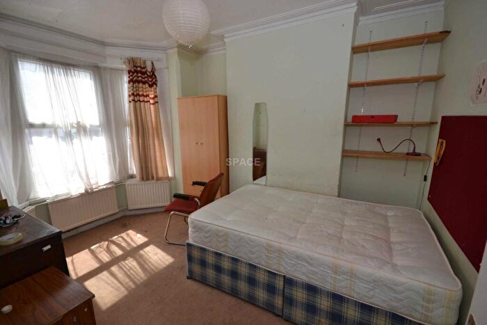 5 Bedroom Terraced House To Rent In Norris Road, Reading, Berkshire, RG6