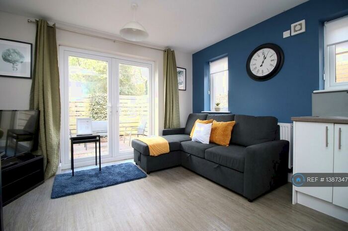 1 Bedroom Flat To Rent In Elm Street, Cardiff, CF24