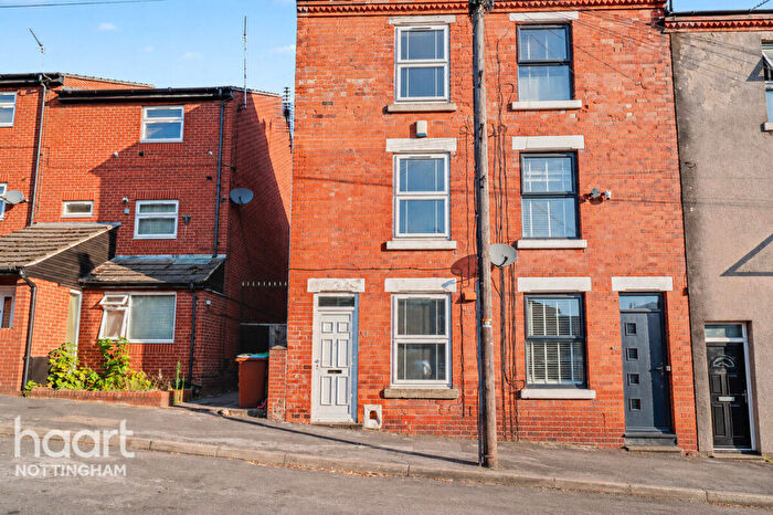 3 Bedroom End Of Terrace House For Sale In Bailey Street, Nottingham, NG6