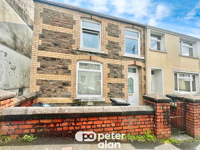 4 Bedroom Semi-Detached House To Rent In Gwaelodygarth, Merthyr Tydfil, CF47