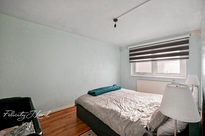 2 Bedroom Flat For Sale In Merchant Street, London, E3